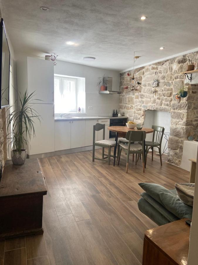 Apartman Oleandar Kaštela Kültér fotó