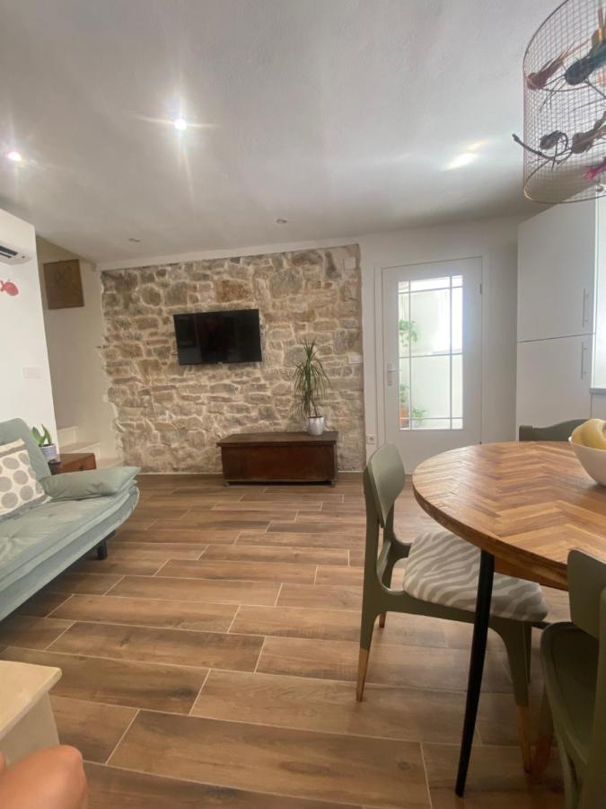 Apartman Oleandar Kaštela Kültér fotó